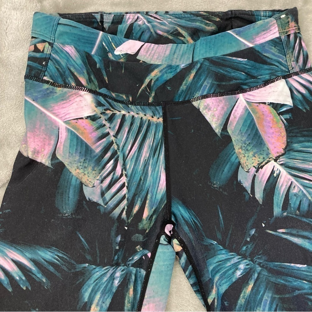 Fabletics Palm Tree Print with Pink Cropped Activ… - image 2